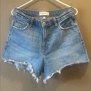 Abercrombie & Fitch 90s Relaxed Cutoff High Rise Short size 12